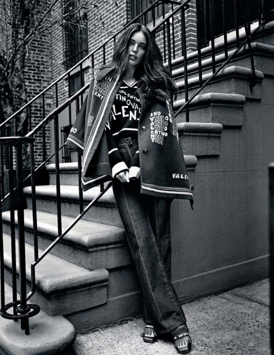 Emily DiDonato for Elle Italia by Victor Demarchelier Emily DiDonato for Elle Italia by Victor Demarchelier