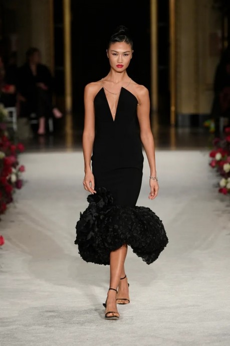 Коллекция Christian Siriano Ready-To-Wear Осень-Зима 2023 Коллекция Christian Siriano Ready-To-Wear Осень-Зима 2023