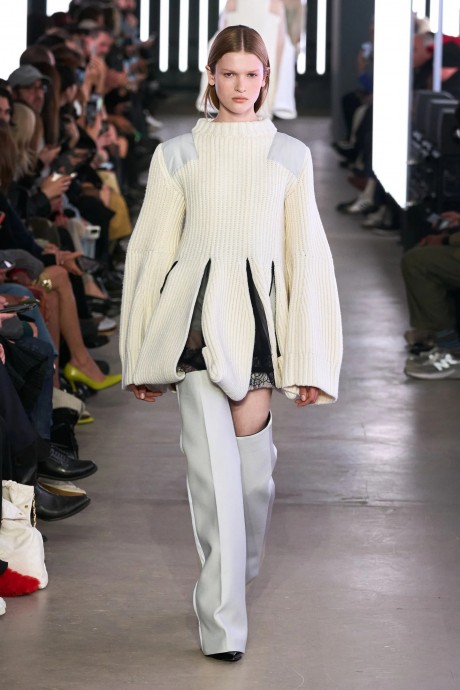 Обзор коллекции Sacai Fall 2024 Ready-to-Wear