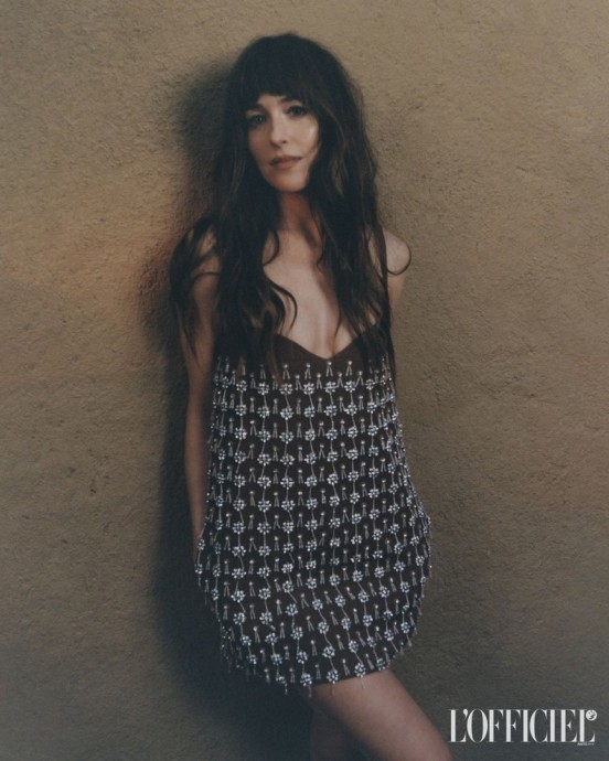 Дакота Джонсон (Dakota Johnson) в фотосессии для журнала L’Officiel (2024) Дакота Джонсон (Dakota Johnson) в фотосессии для журнала L’Officiel (2024)