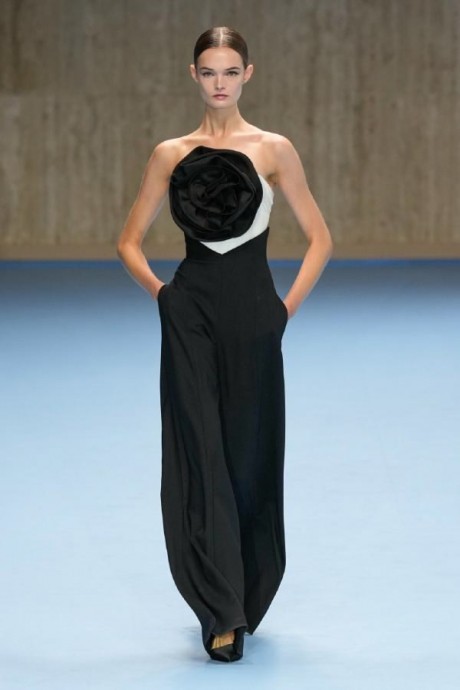 Коллекция Carolina Herrera Ready-To-Wear Весна-Лето 2025 Коллекция Carolina Herrera Ready-To-Wear Весна-Лето 2025