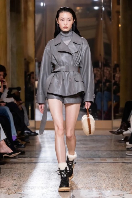 Коллекция Ermanno Scervino Ready-To-Wear Осень-Зима 2023 Коллекция Ermanno Scervino Ready-To-Wear Осень-Зима 2023