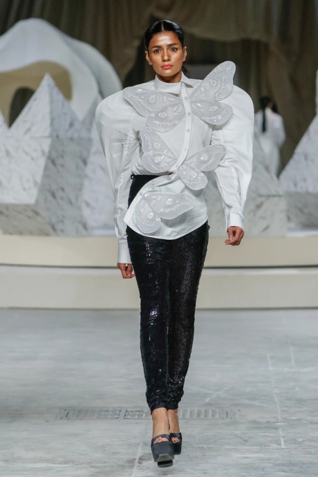 Обзор коллекции Rahul Mishra AFEW Fall 2024 Ready-to-Wear