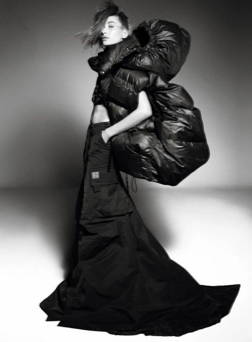 Хейли Бибер (Hailey Bieber) в фотосессии для журнала Vogue France Хейли Бибер (Hailey Bieber) в фотосессии для журнала Vogue France
