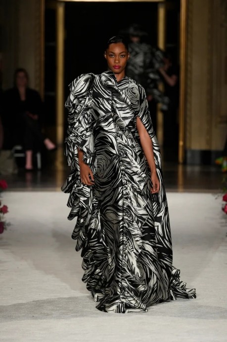 Коллекция Christian Siriano Ready-To-Wear Осень-Зима 2023 Коллекция Christian Siriano Ready-To-Wear Осень-Зима 2023