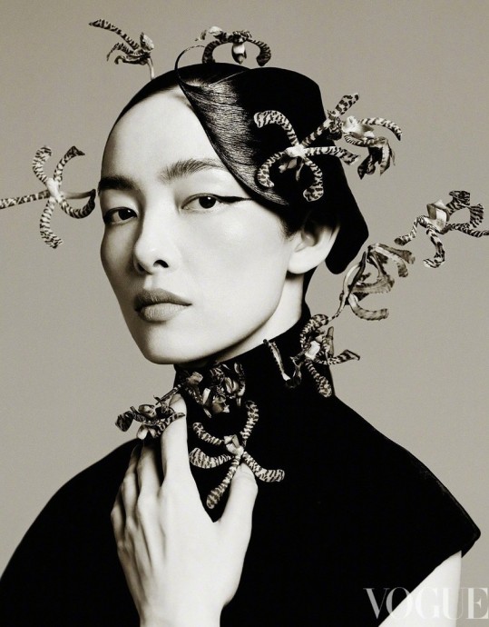 Китайская топ-модель Фэйфэй Сун на обложках Vogue China за май 2025
