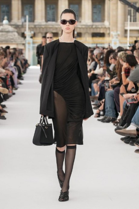 Коллекция Givenchy Ready-To-Wear Весна-Лето 2024