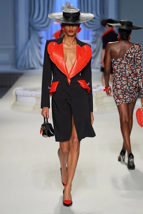 Коллекция Moschino Ready-To-Wear Весна-Лето 2023