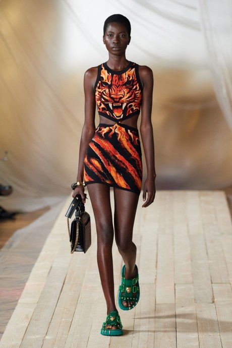 Коллекция Roberto Cavalli Ready-To-Wear Весна-Лето 2022 Коллекция Roberto Cavalli Ready-To-Wear Весна-Лето 2022