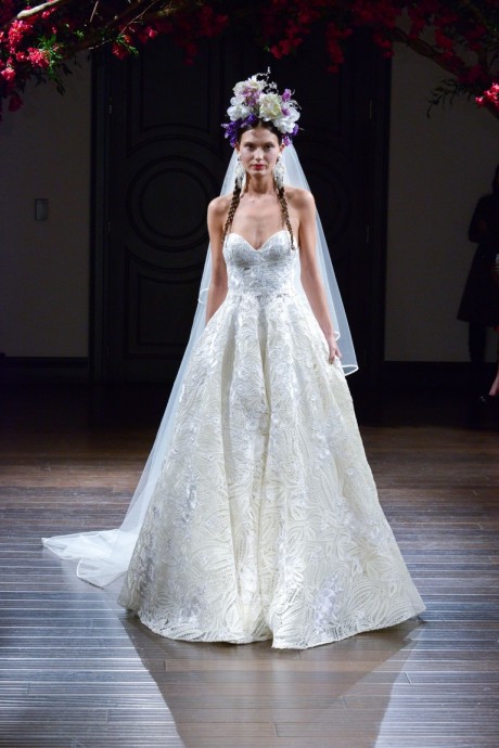 Модели коллекции Naeem Khan