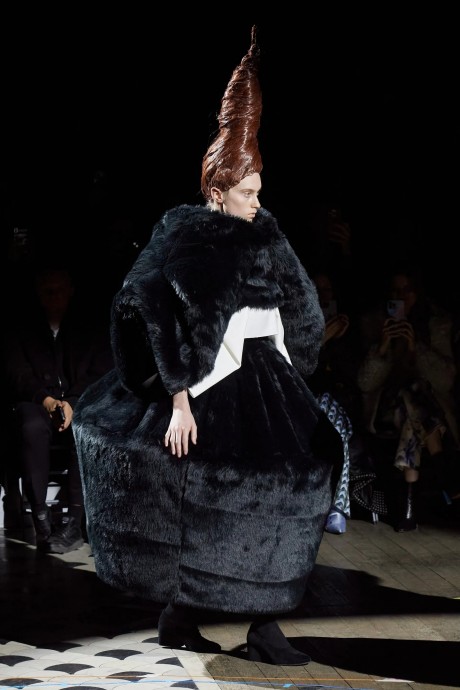 Осенняя коллекция Comme des Garçons 2023 ready-to-wear