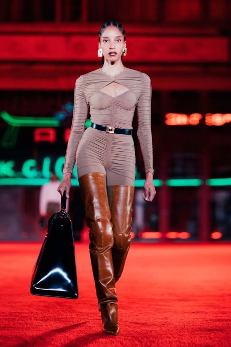 Коллекция Alexander Wang Ready-To-Wear Осень-Зима 2022/2023