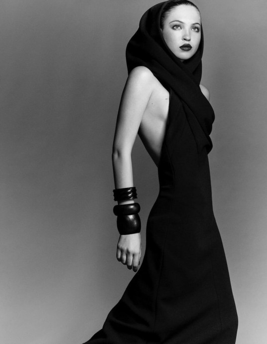 Лила Мосс (Lila Moss), дочь культовой модели Кейт Мосс, в фотосессии для журнала Vogue Korea (2023) Лила Мосс (Lila Moss), дочь культовой модели Кейт Мосс, в фотосессии для журнала Vogue Korea (2023)