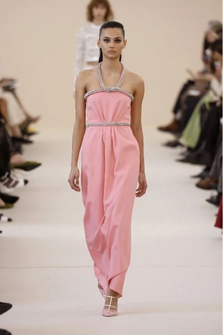 Коллекция Giambattista Valli Ready-To-Wear Fall/Winter 2024 Paris Коллекция Giambattista Valli Ready-To-Wear Fall/Winter 2024 Paris