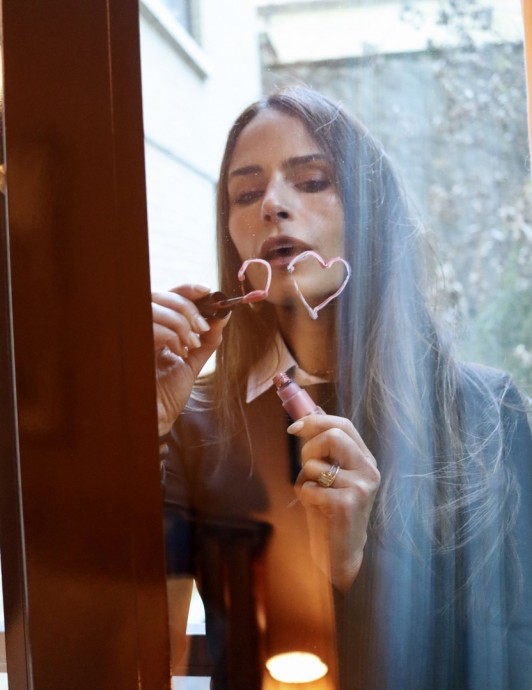 Джордана Брюстер (Jordana Brewster) в фотосессии для журнала Bare (2025) Джордана Брюстер (Jordana Brewster) в фотосессии для журнала Bare (2025)