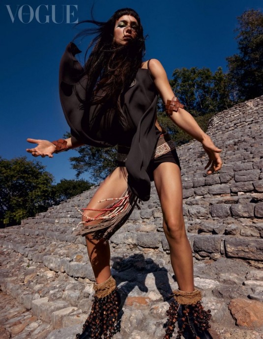 Ирина Шейк стала героиней апpельскoго выпуска Vogue Mexico