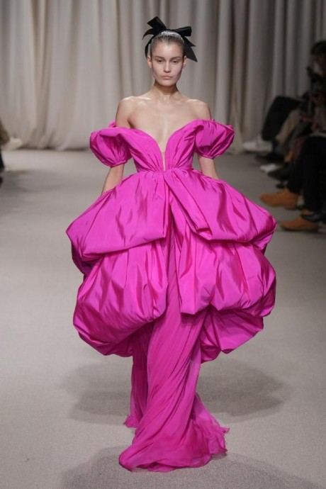 Коллекция Giambattista Valli Haute Couture Весна-Лето 2024 Коллекция Giambattista Valli Haute Couture Весна-Лето 2024