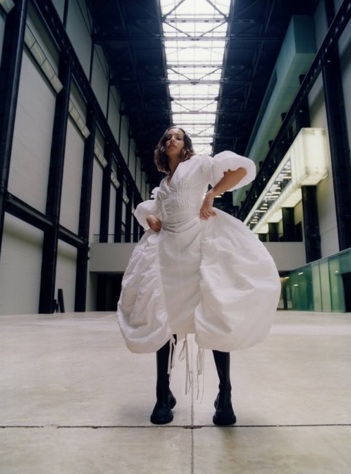 Модель Francesca Hayward украсила летний Harper's Bazaar UK Модель Francesca Hayward украсила летний Harper's Bazaar UK