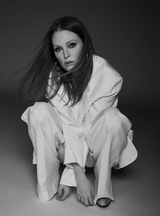 Джулианна Мур (Julianne Moore) в фотосессии для журнала Harper’s Bazaar UK (2024)