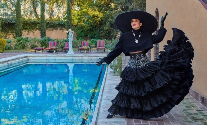 Ева Лонгория (Eva Longoria) в фотосессии для журнала Town & Country (2023) Ева Лонгория (Eva Longoria) в фотосессии для журнала Town & Country (2023)