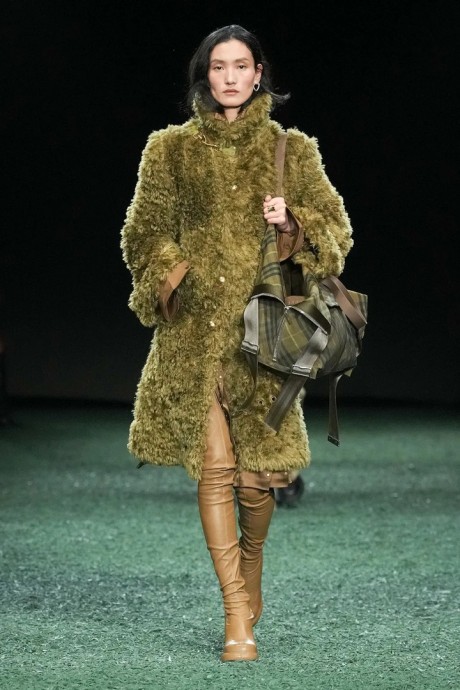 Коллекция Burberry 2024 ready-to-wear