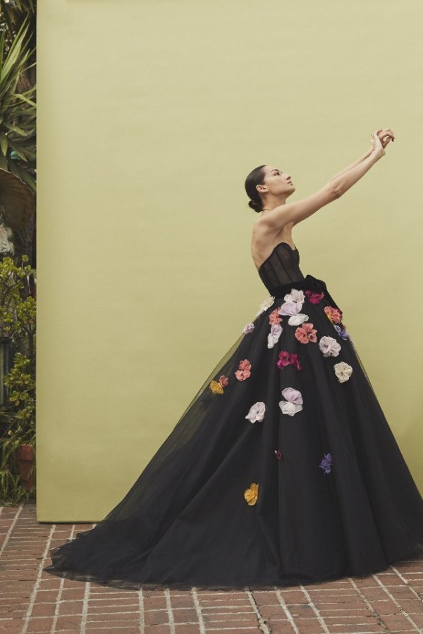 Коллекция вечерних нарядов от Monique Lhuillier (Осень-Зима 2019/2020) Коллекция вечерних нарядов от Monique Lhuillier (Осень-Зима 2019/2020)