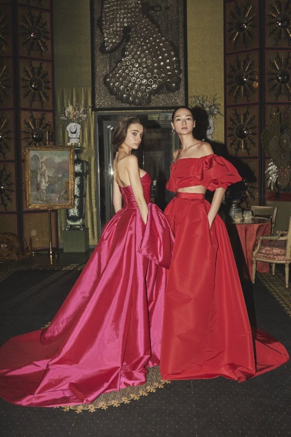 Коллекция вечерних нарядов от Monique Lhuillier (Осень-Зима 2019/2020) Коллекция вечерних нарядов от Monique Lhuillier (Осень-Зима 2019/2020)