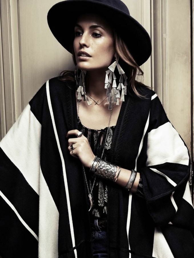 Nadja Bender by Knoepfel & Indlekofer Nadja Bender by Knoepfel & Indlekofer