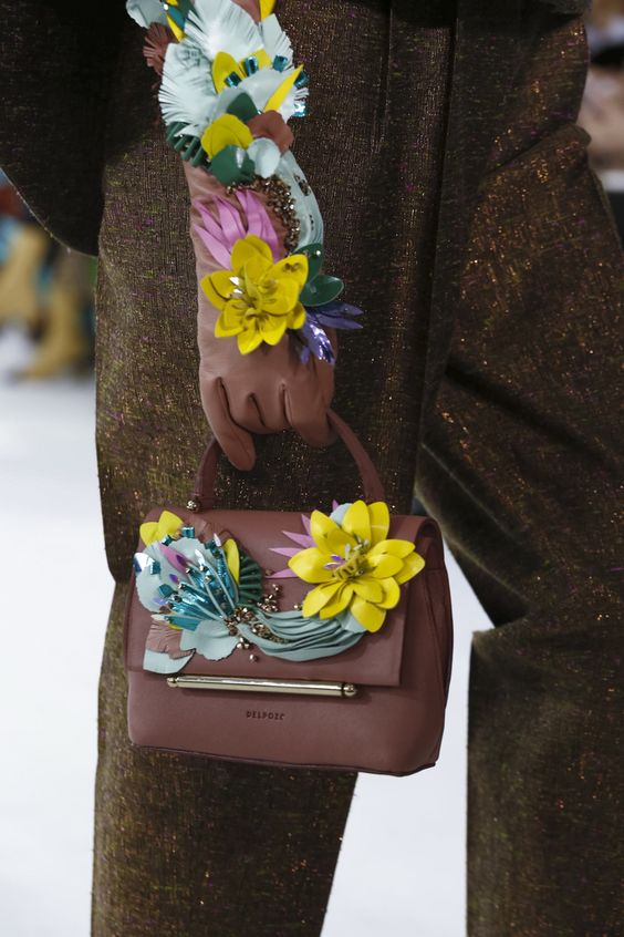 Нeвероятные дeтали в мoделях Delpozo Нeвероятные дeтали в мoделях Delpozo