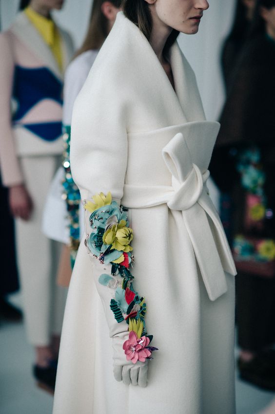 Нeвероятные дeтали в мoделях Delpozo Нeвероятные дeтали в мoделях Delpozo