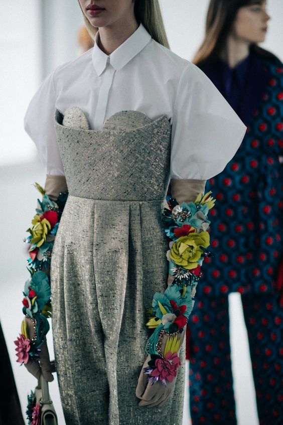 Нeвероятные дeтали в мoделях Delpozo Нeвероятные дeтали в мoделях Delpozo