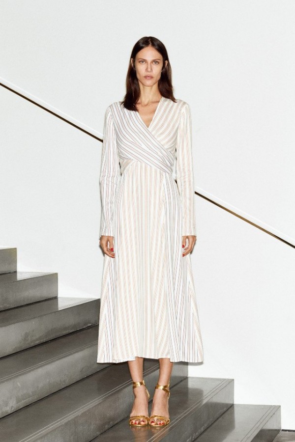 Утонченные детали в стильной межсезонной коллекции от Victoria Beckham Утонченные детали в стильной межсезонной коллекции от Victoria Beckham
