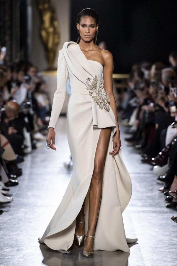 Весна-Лето 2019 от «короля красной дорожки» — дизайнера Elie Saab Весна-Лето 2019 от «короля красной дорожки» — дизайнера Elie Saab