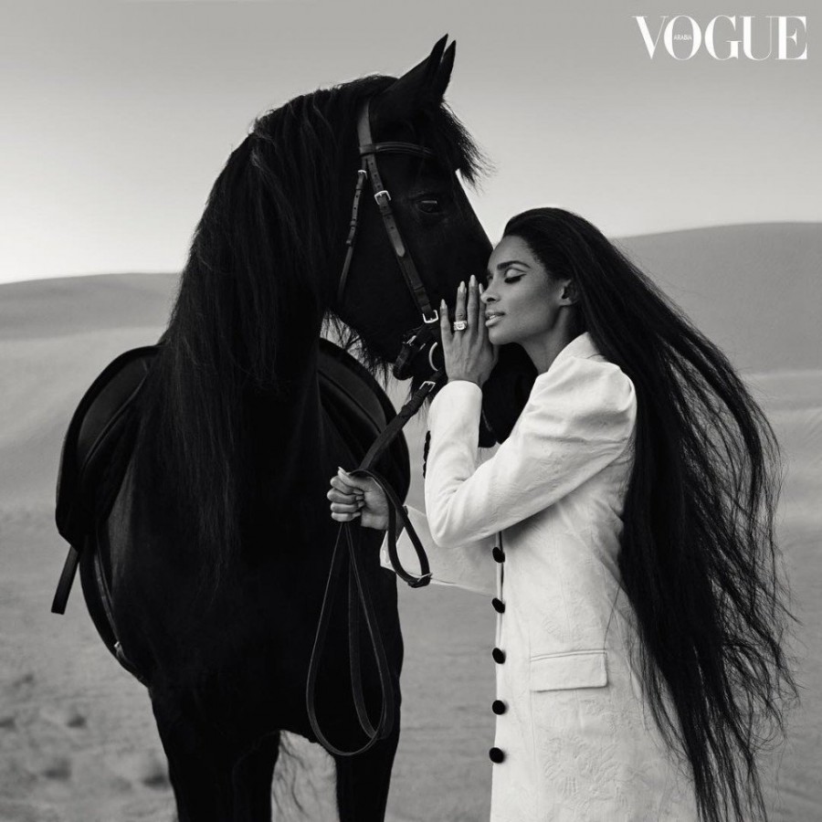 Неотразимая и загадочная певица Сиара на страницах февральского выпуска Vogue Arabia