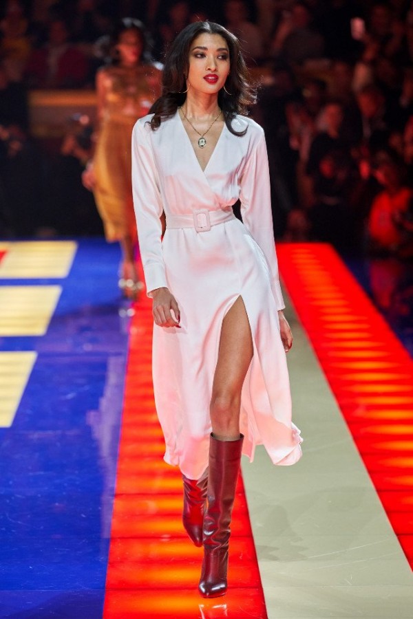 Яркий стиль 70-х в коллекции Весна-лето 2019 Tommy Hilfiger Яркий стиль 70-х в коллекции Весна-лето 2019 Tommy Hilfiger