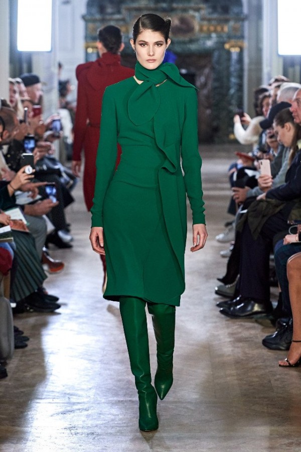 В Париже была представлена коллекция Осень-зима 2019/2020 Elie Saab В Париже была представлена коллекция Осень-зима 2019/2020 Elie Saab