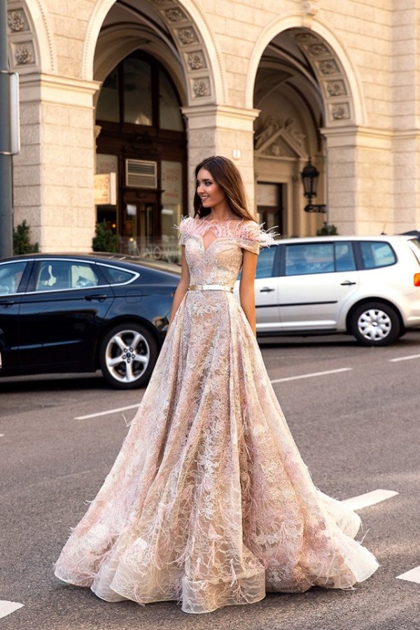 Безумно красивые вечерние платья от бренда Oksana Mukha
