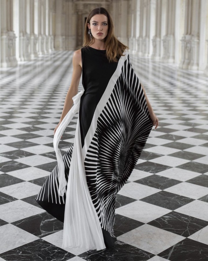 Стильная черно-белая коллекция Optical Illusion от Alberta Ferretti Стильная черно-белая коллекция Optical Illusion от Alberta Ferretti