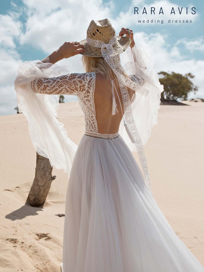 Восхитительные свадебные платья в стиле бохо-шик из коллекции Wild Soul от RARA AVIS