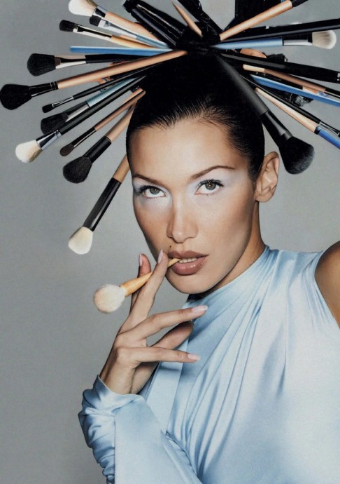 Белла Хадид (Bella Hadid) в фотосессии для журнала Vogue Italia (2023) Белла Хадид (Bella Hadid) в фотосессии для журнала Vogue Italia (2023)