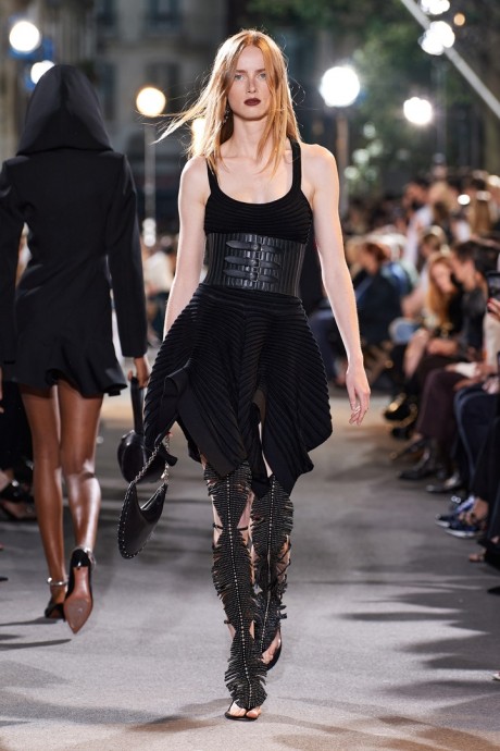 Коллекция Alaïa Ready-To-Wear Весна-Лето 2022