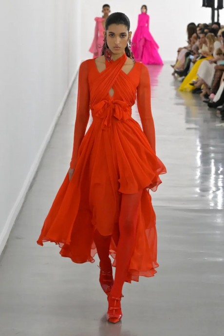 Коллекция Giambattista Valli Ready-To-Wear Осень-Зима 2023-2024 Коллекция Giambattista Valli Ready-To-Wear Осень-Зима 2023-2024