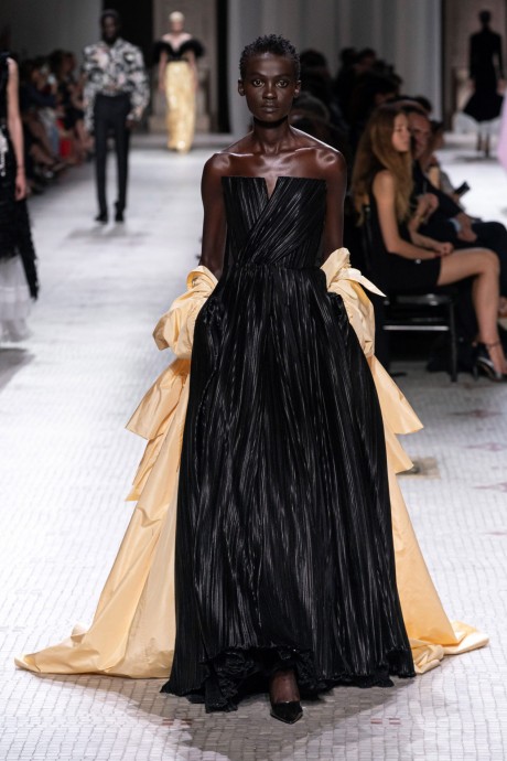 Модели коллекции Givenchy Couture