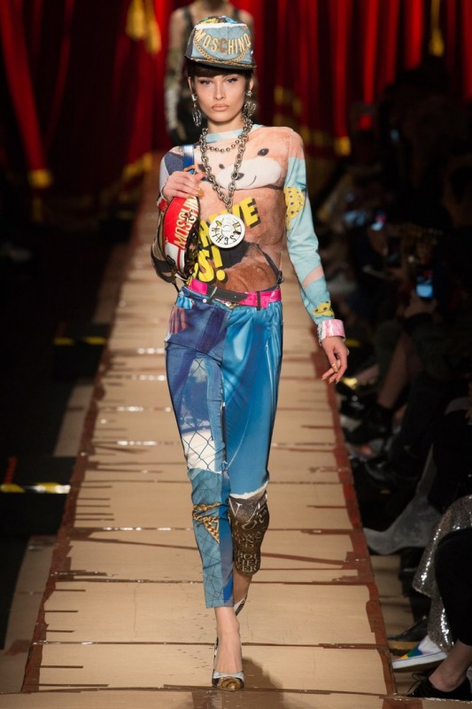 Модели коллекции Moschino Модели коллекции Moschino