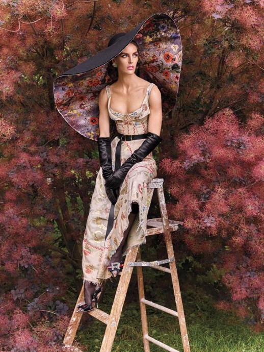 Hilary Rhoda for Vogue Arabia by Mark Seliger