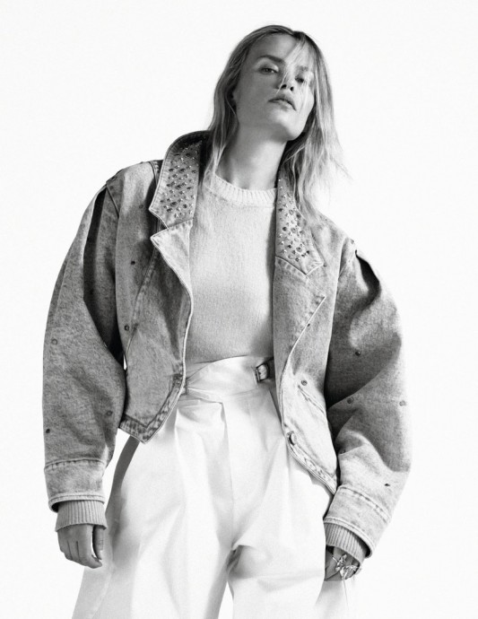 Наташа Поли (Natasha Poly) в фотосессии для журнала Vogue Paris Наташа Поли (Natasha Poly) в фотосессии для журнала Vogue Paris