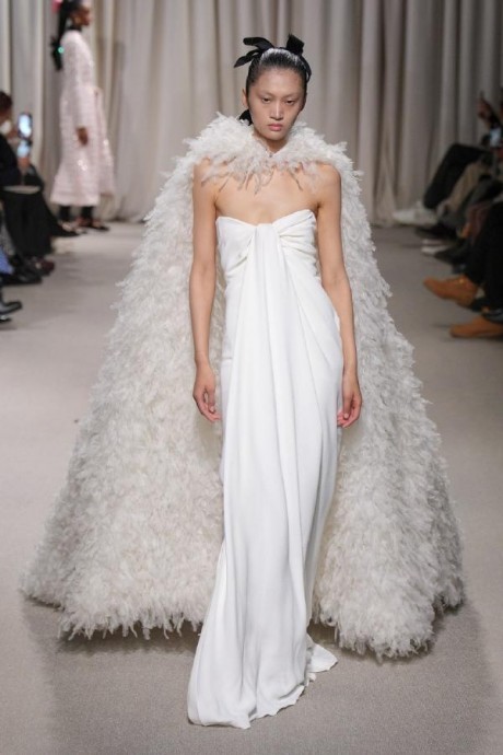 Коллекция Giambattista Valli Haute Couture Весна-Лето 2024 Коллекция Giambattista Valli Haute Couture Весна-Лето 2024