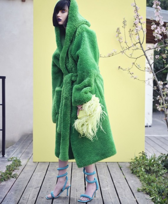 Модель Стейнберг (Steinberg) появилась на страницах июльского Vogue Japan