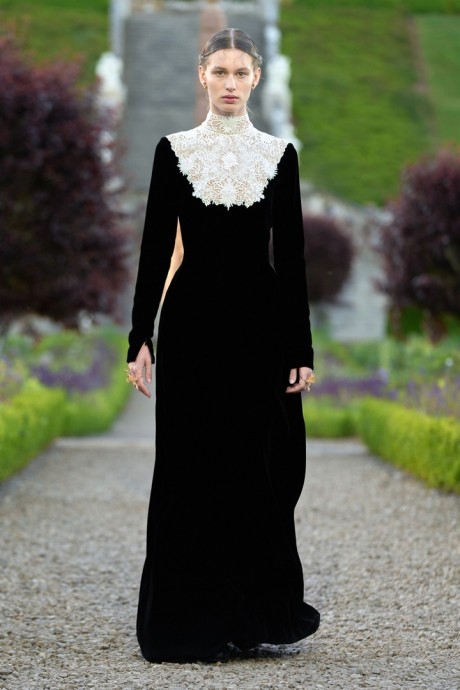 Высокая мода Christian Dior Resort 2025