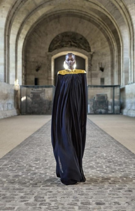 Коллекция Gaurav Gupta Haute Couture Осень-Зима 2024-2025 Коллекция Gaurav Gupta Haute Couture Осень-Зима 2024-2025